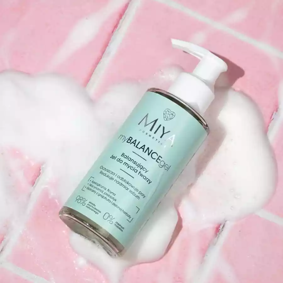 imagen gel limpiador piel grasa mybalancegel miya cosmetics espuma